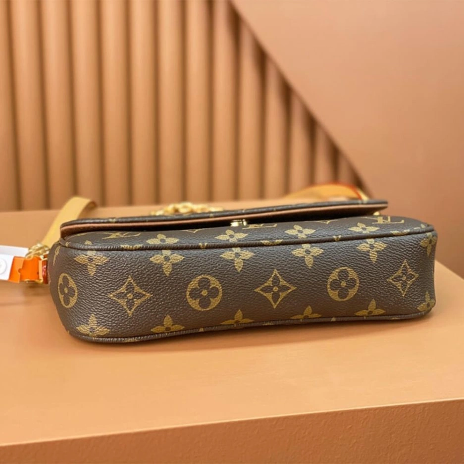 Versatile LV Wallet On Chain Ivy 365