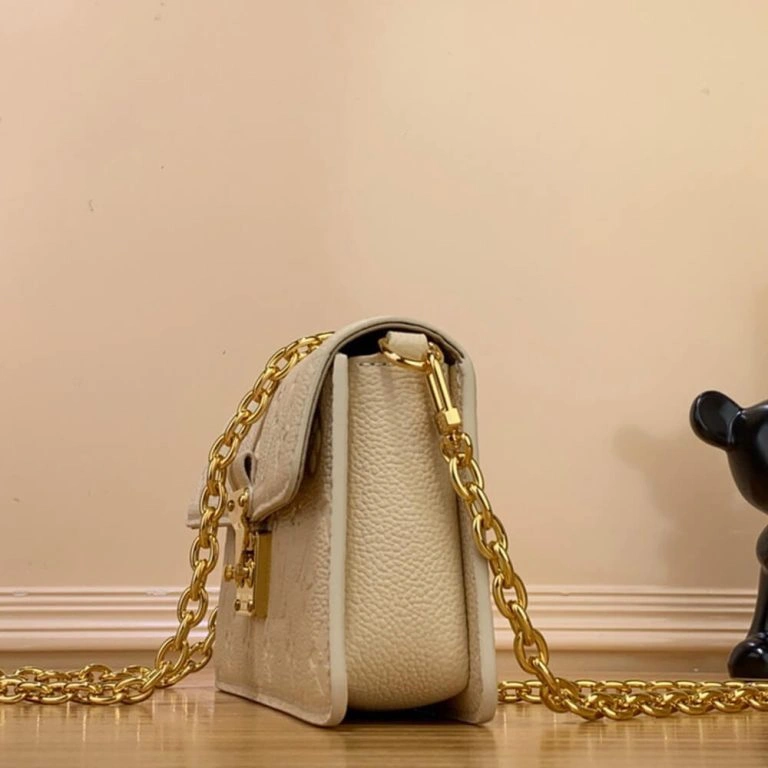 MoistureWicking LV Wallet On Chain Metis 424