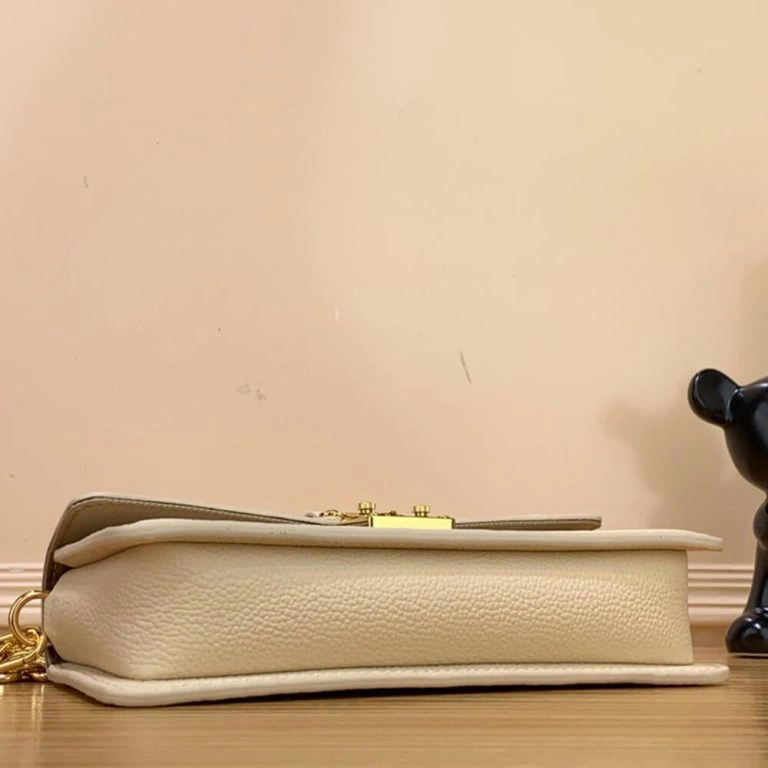 MoistureWicking LV Wallet On Chain Metis 424