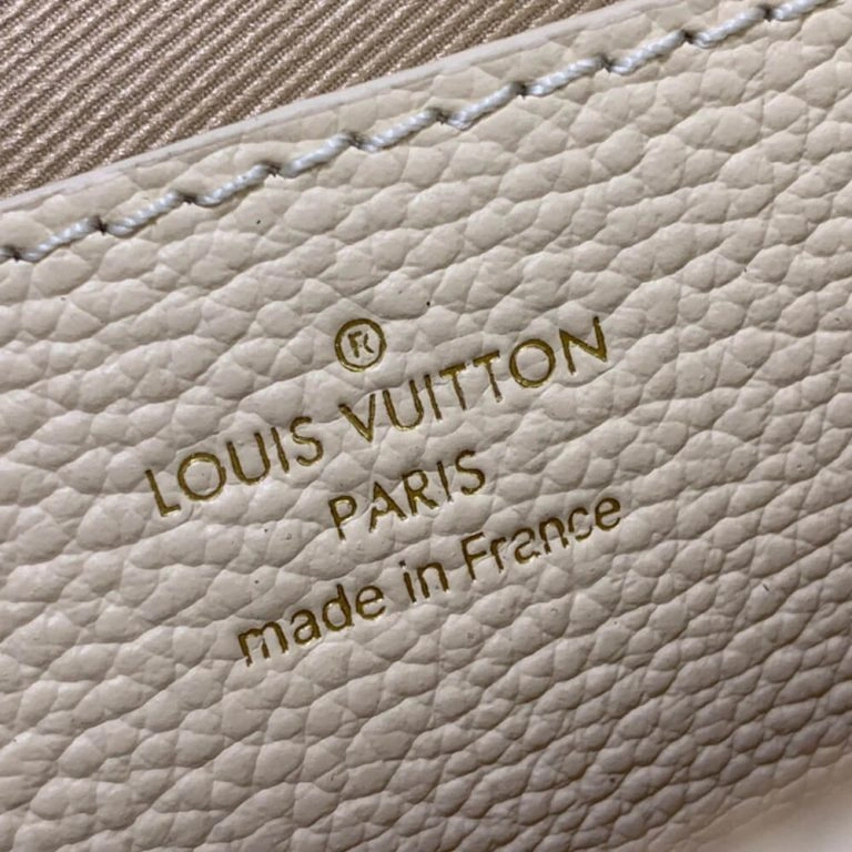 MoistureWicking LV Wallet On Chain Metis 424