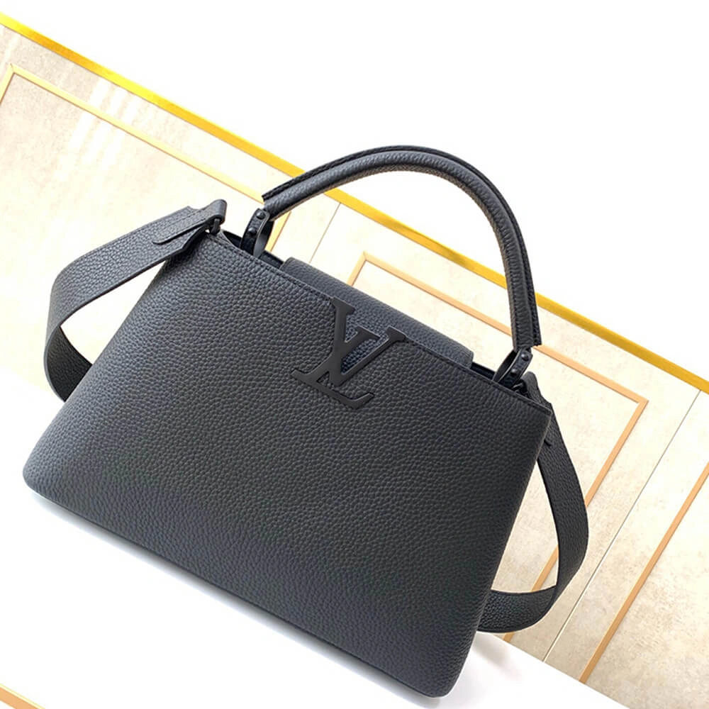Lightweight Louis Vuitton CAPUCINES MM 625