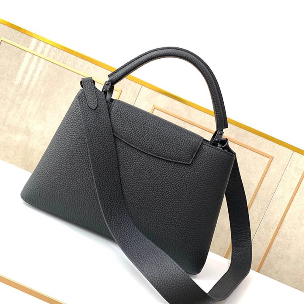 Lightweight Louis Vuitton CAPUCINES MM 625