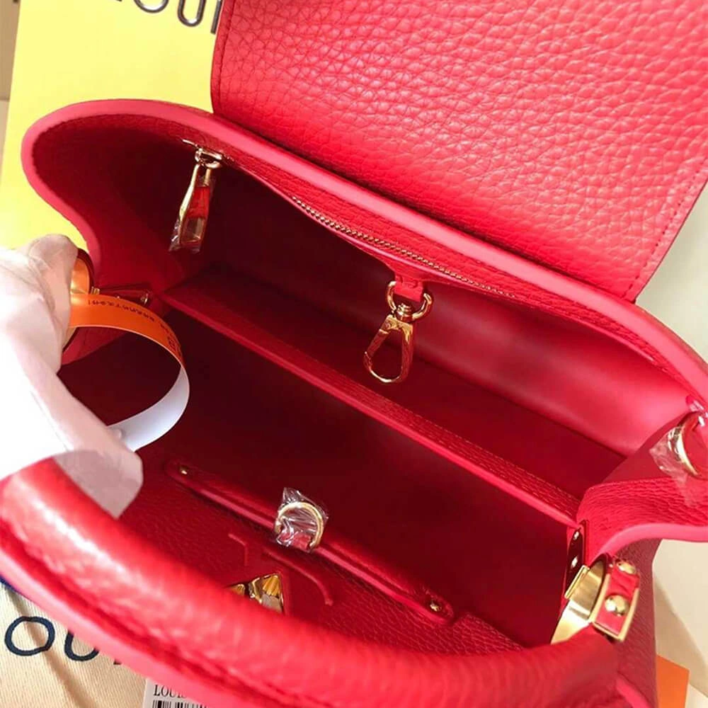 RelaxedFit Louis Vuitton Capucines MM 601