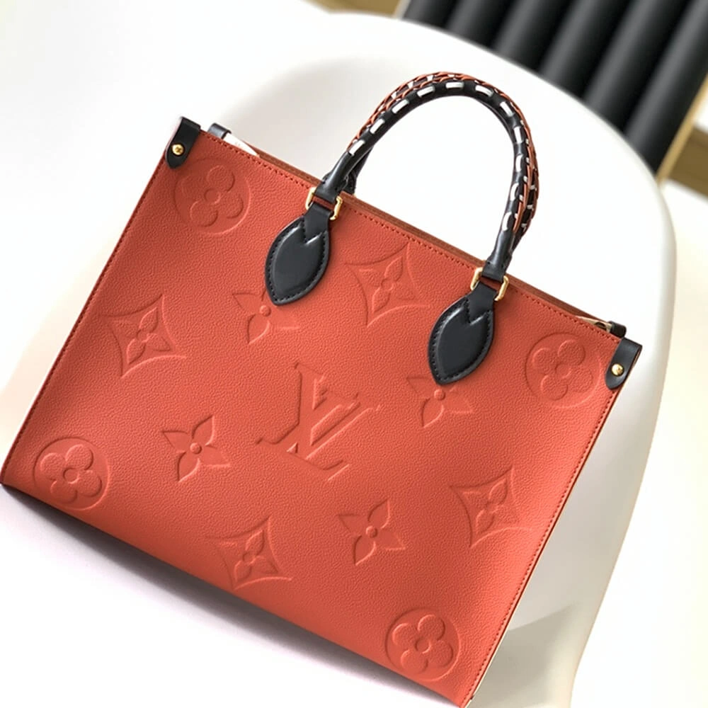 Seasonal Louis Vuitton ONTHEGO MM 556