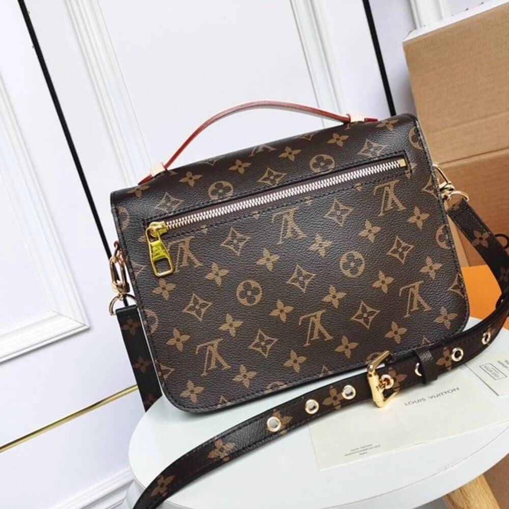 Sustainable Louis Vuitton POCHETTE METIS 570