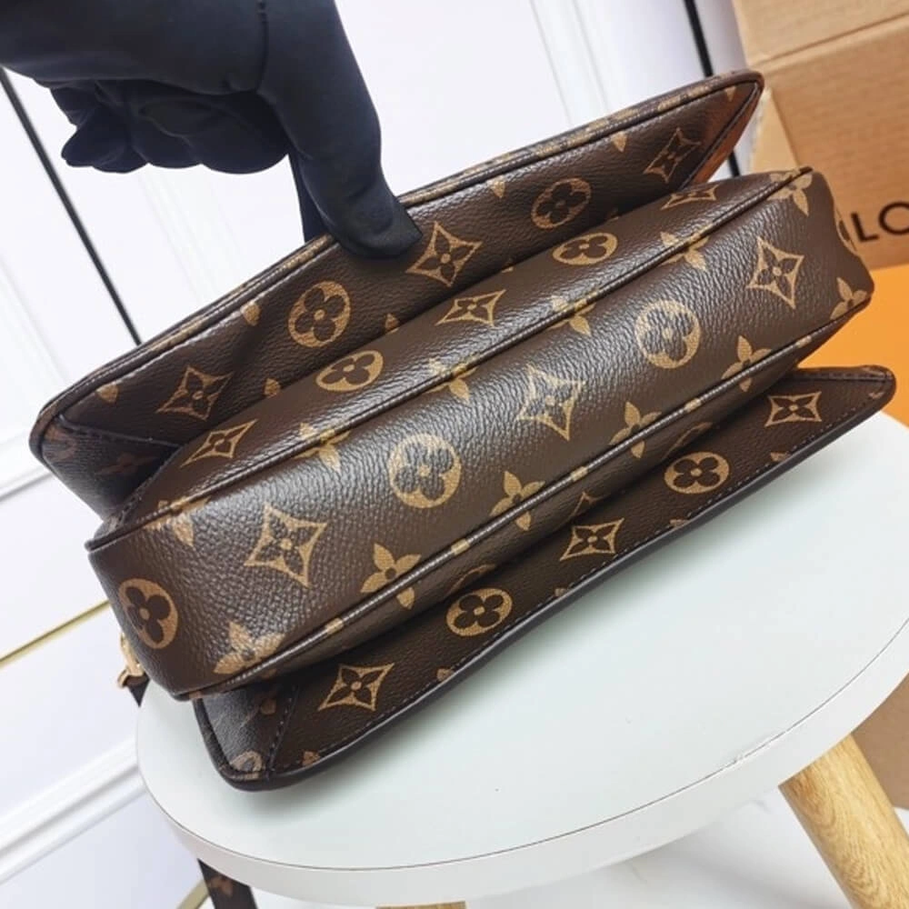 Sustainable Louis Vuitton POCHETTE METIS 570