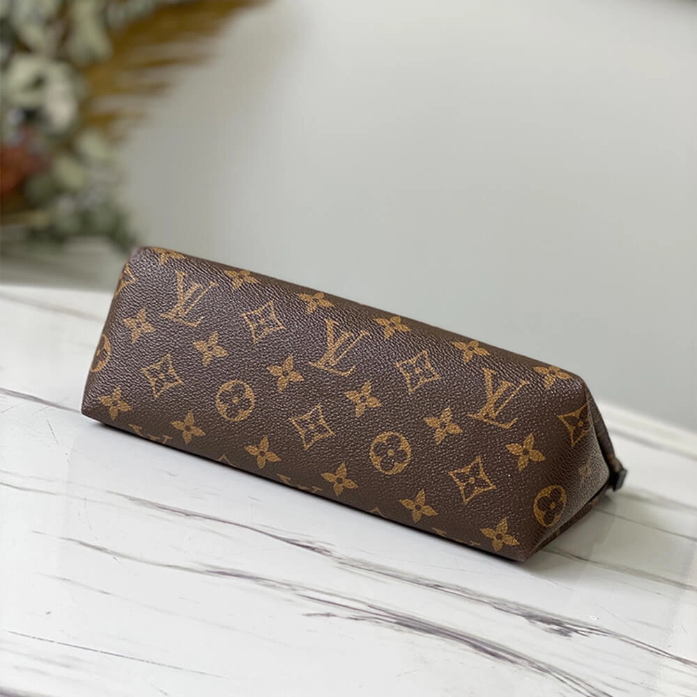 Louis Vuitton Pallas Beauty Case Pouch Stylish 588