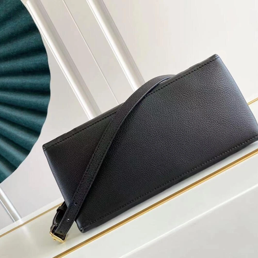 Louis Vuitton Petit Palais Sleek 813