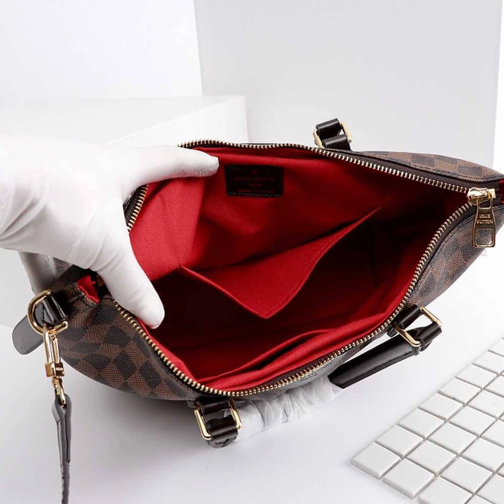 Lightweight Louis Vuitton Siena MM 607