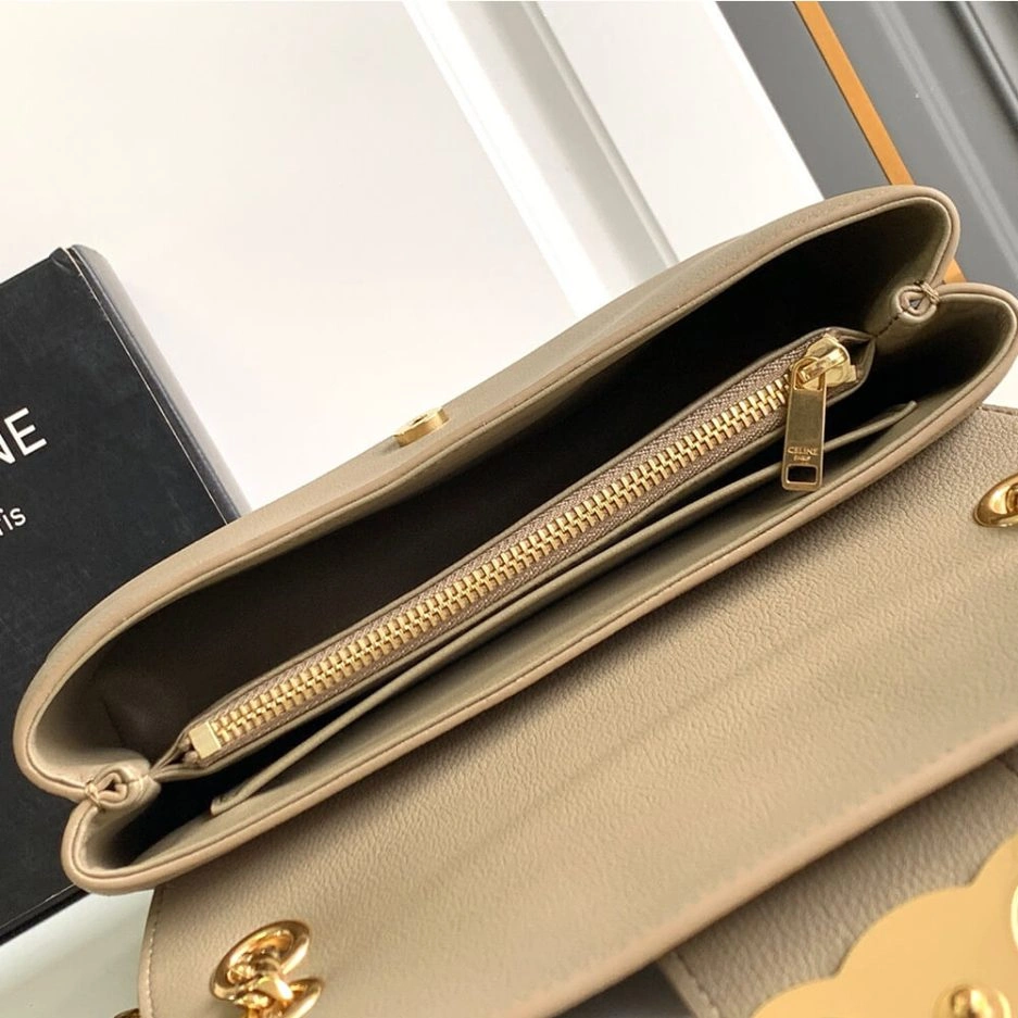 Medium CELINE VICTOIRE bag in soft calfskin AllSeason 1615