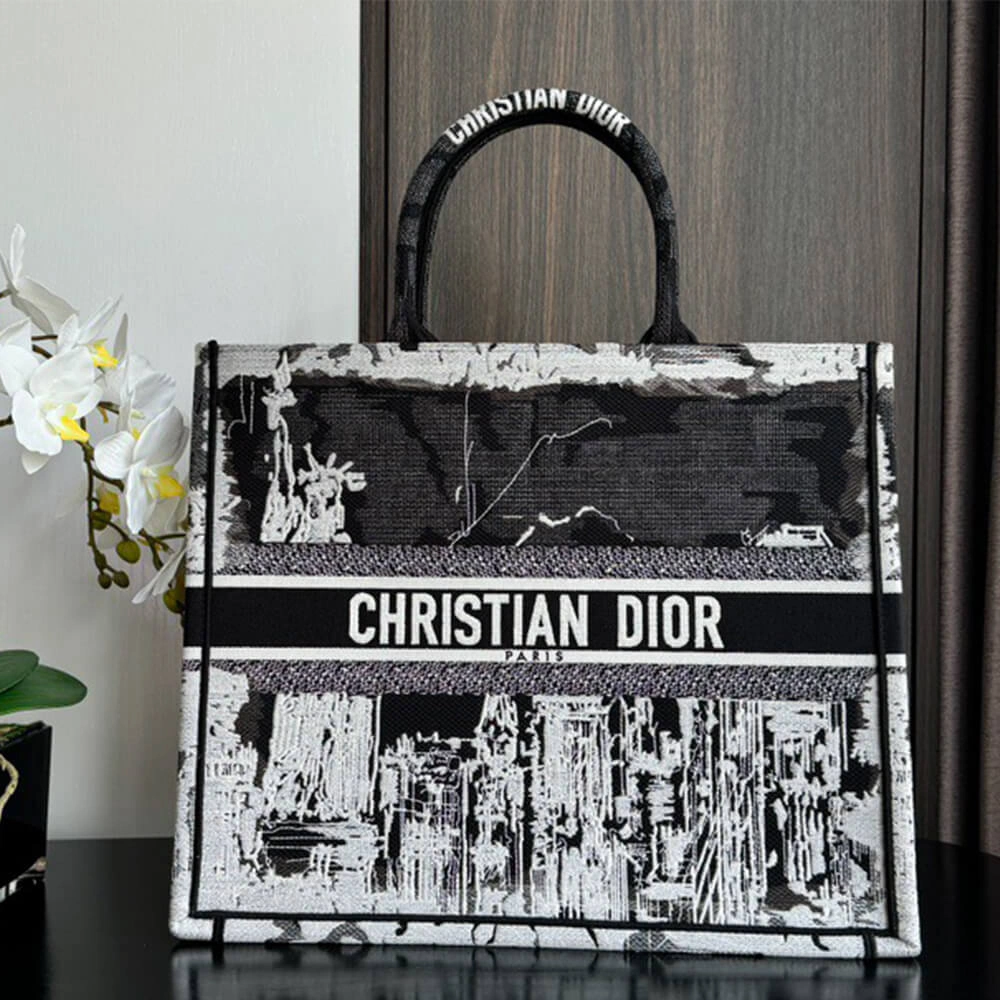 Medium Dior Book Tote Snug 1237