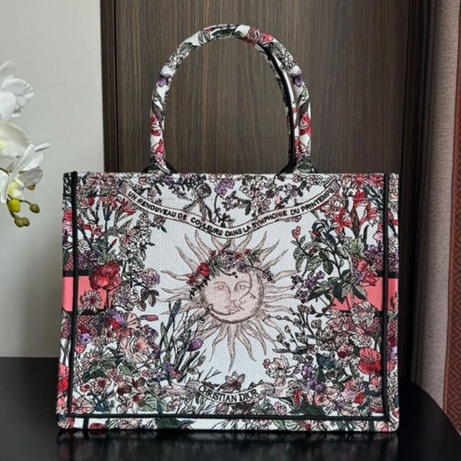 Supportive Medium Dior Book Tote 1253