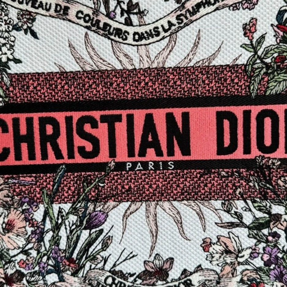Supportive Medium Dior Book Tote 1253