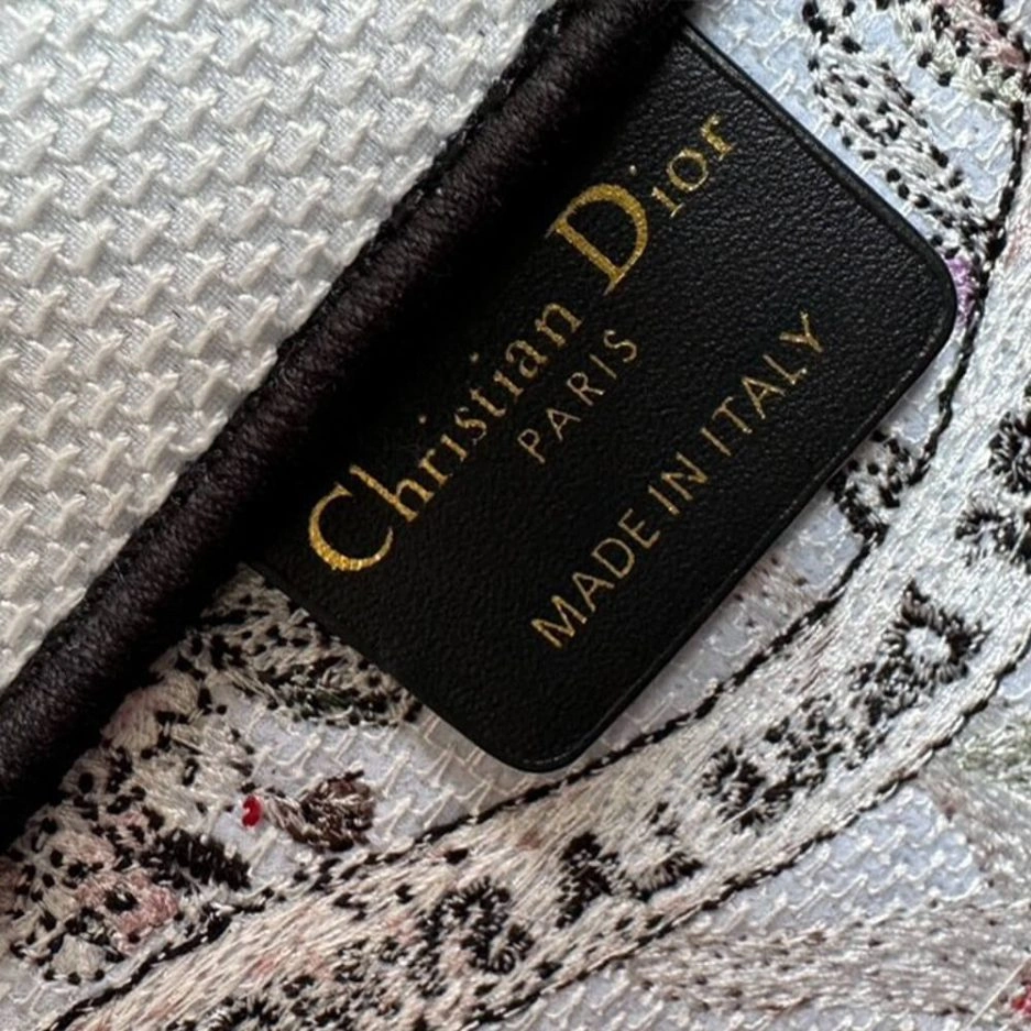Supportive Medium Dior Book Tote 1253