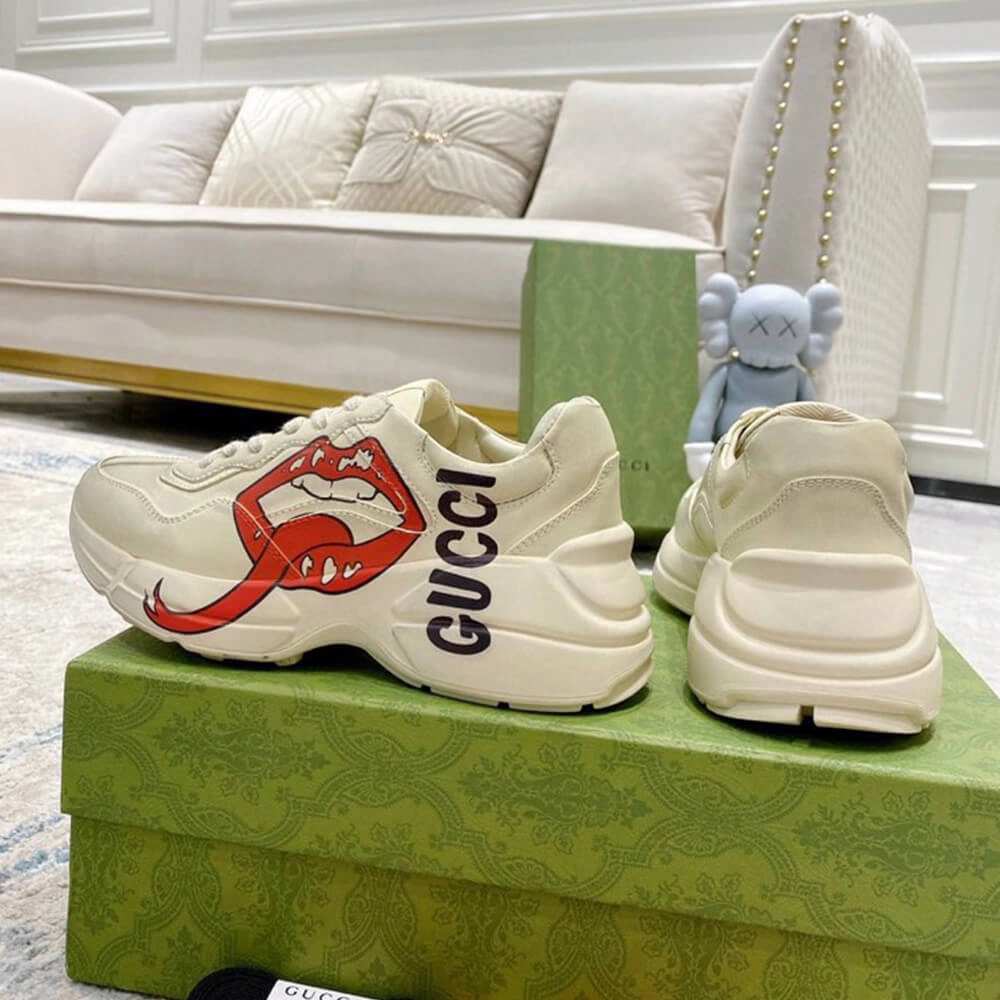 UrbanStyle Rhyton sneaker with mouth print 67