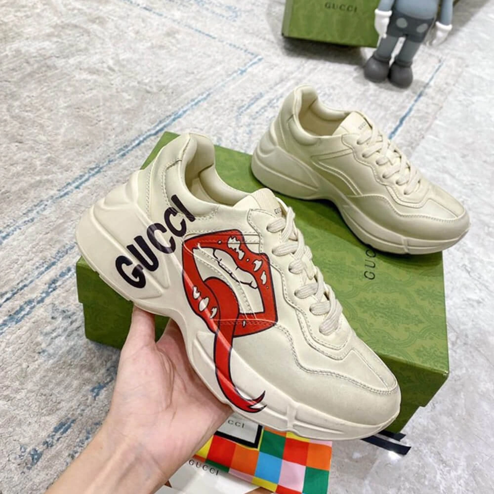 UrbanStyle Rhyton sneaker with mouth print 67