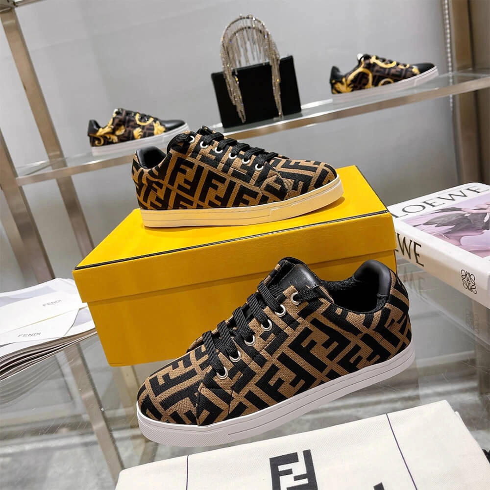 Fashionable Sneakers 139