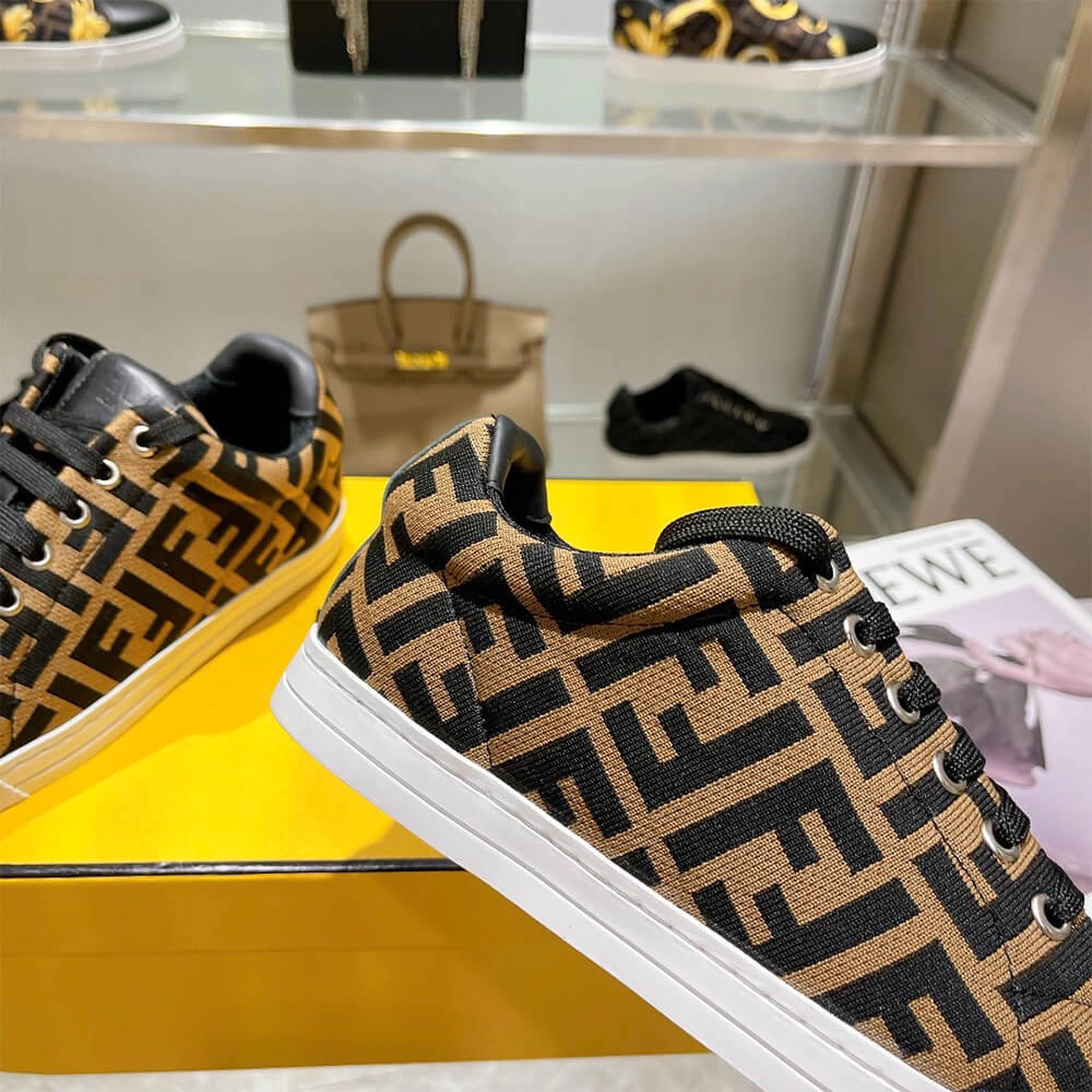 Fashionable Sneakers 139