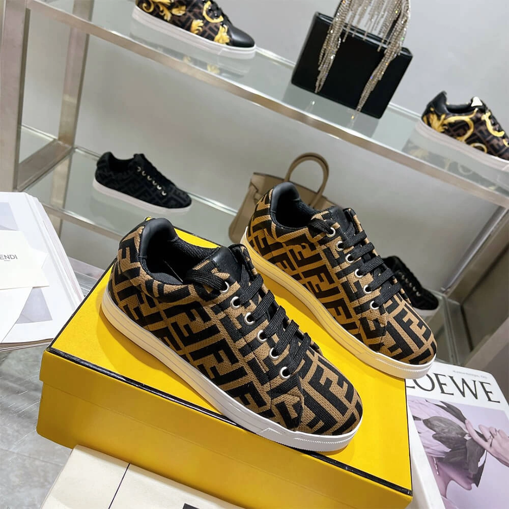 Fashionable Sneakers 139