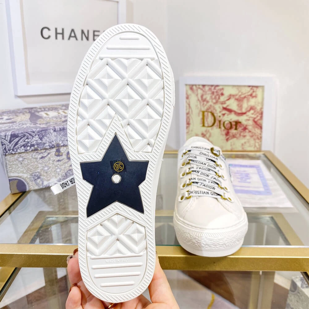 Comfortable WALK’N’DIOR SNEAKER 110