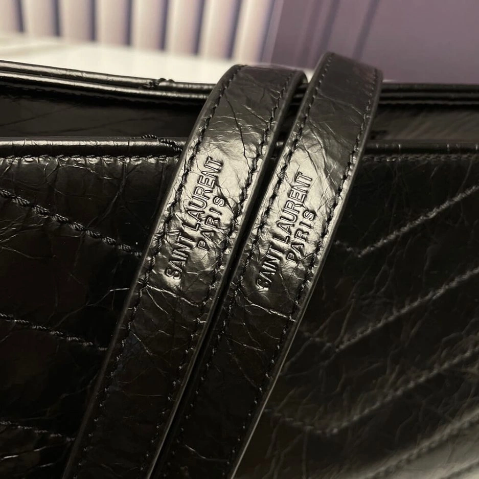 Compact YSL NIKI SHOPPING IN VINTAGE LEATHER 1450