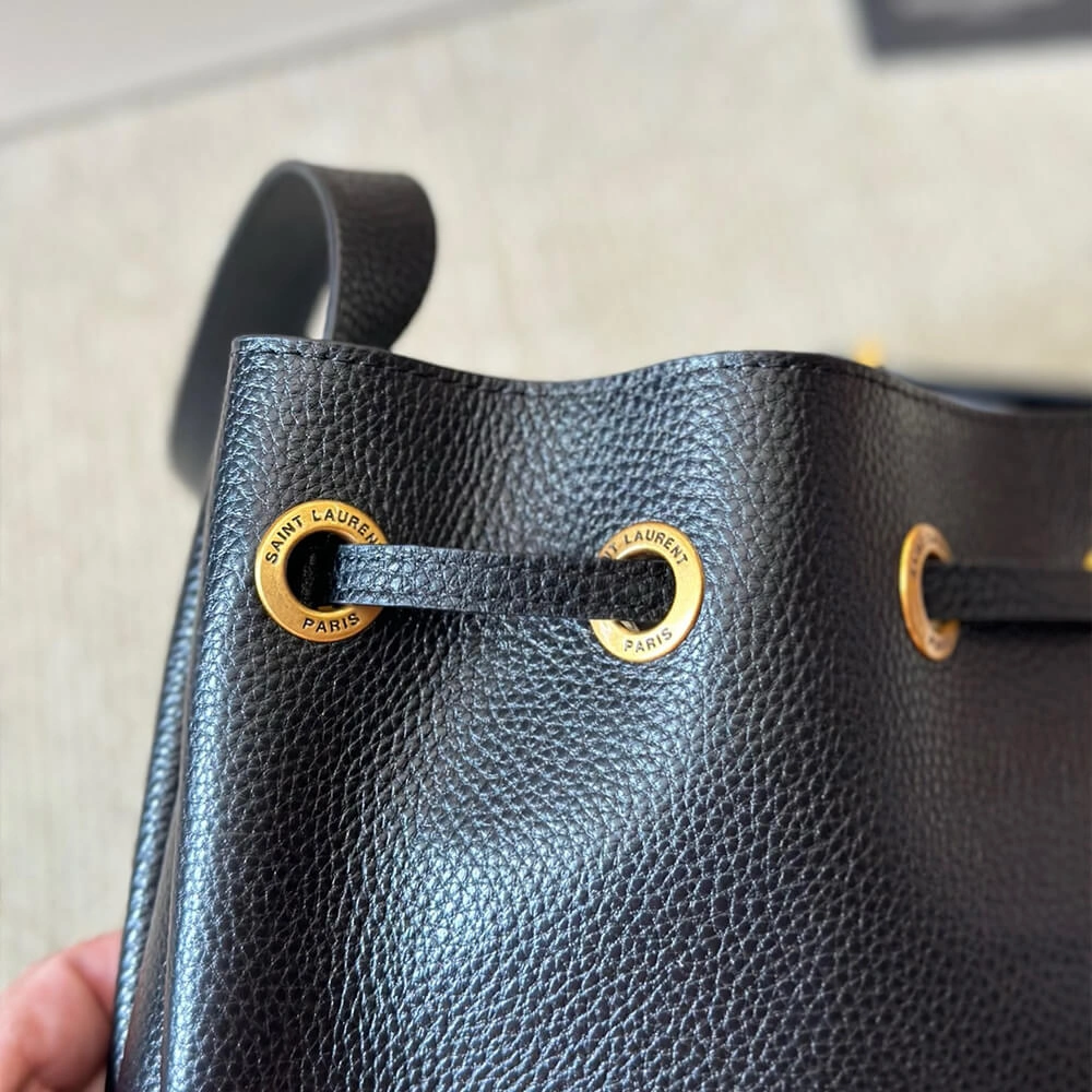 YSL PARIS VII small hobo in grained leather Snug 1456