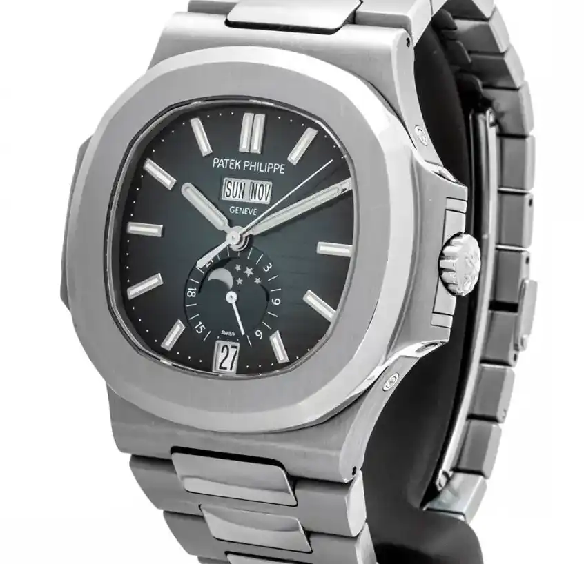 Prestigious Jewellers Patek Philippe Nautilus 5726A Yes