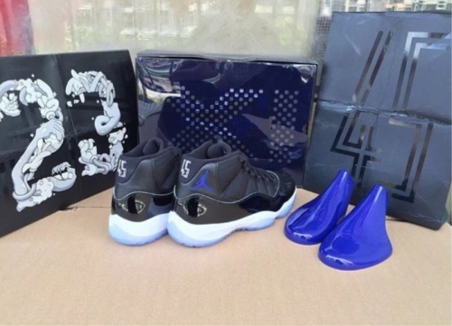 AIR JORDAN 11 “SPACE JAM” Women-1