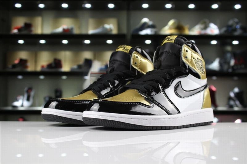 Affordable Air Jordan 1 Gold Toe-01