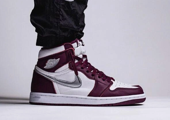 Air Jordan 1 High OG Bordeaux