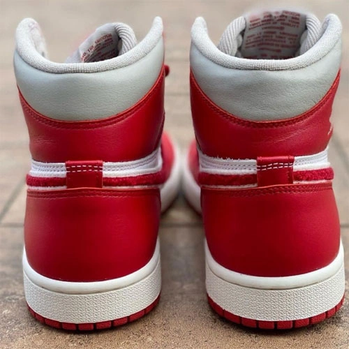 Air Jordan 1 High OG WMNS Chenille