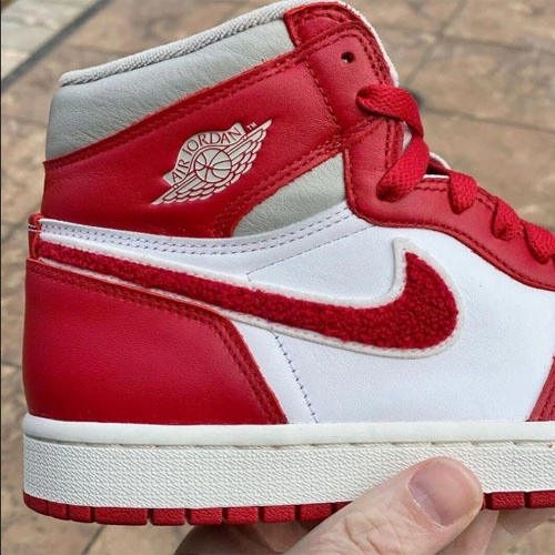 Air Jordan 1 High OG WMNS Chenille