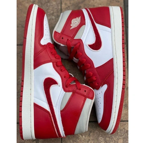 Air Jordan 1 High OG WMNS Chenille