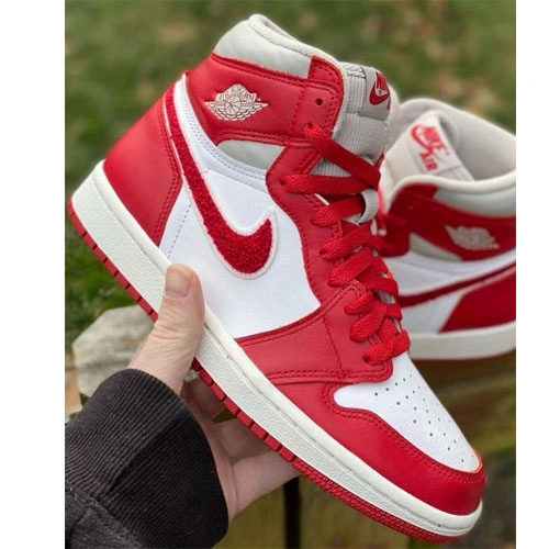 Air Jordan 1 High OG WMNS Chenille