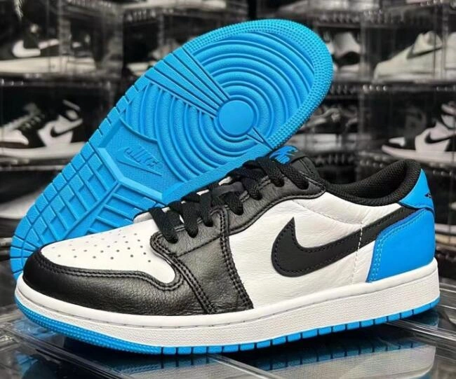Air Jordan 1 Low OG UNC