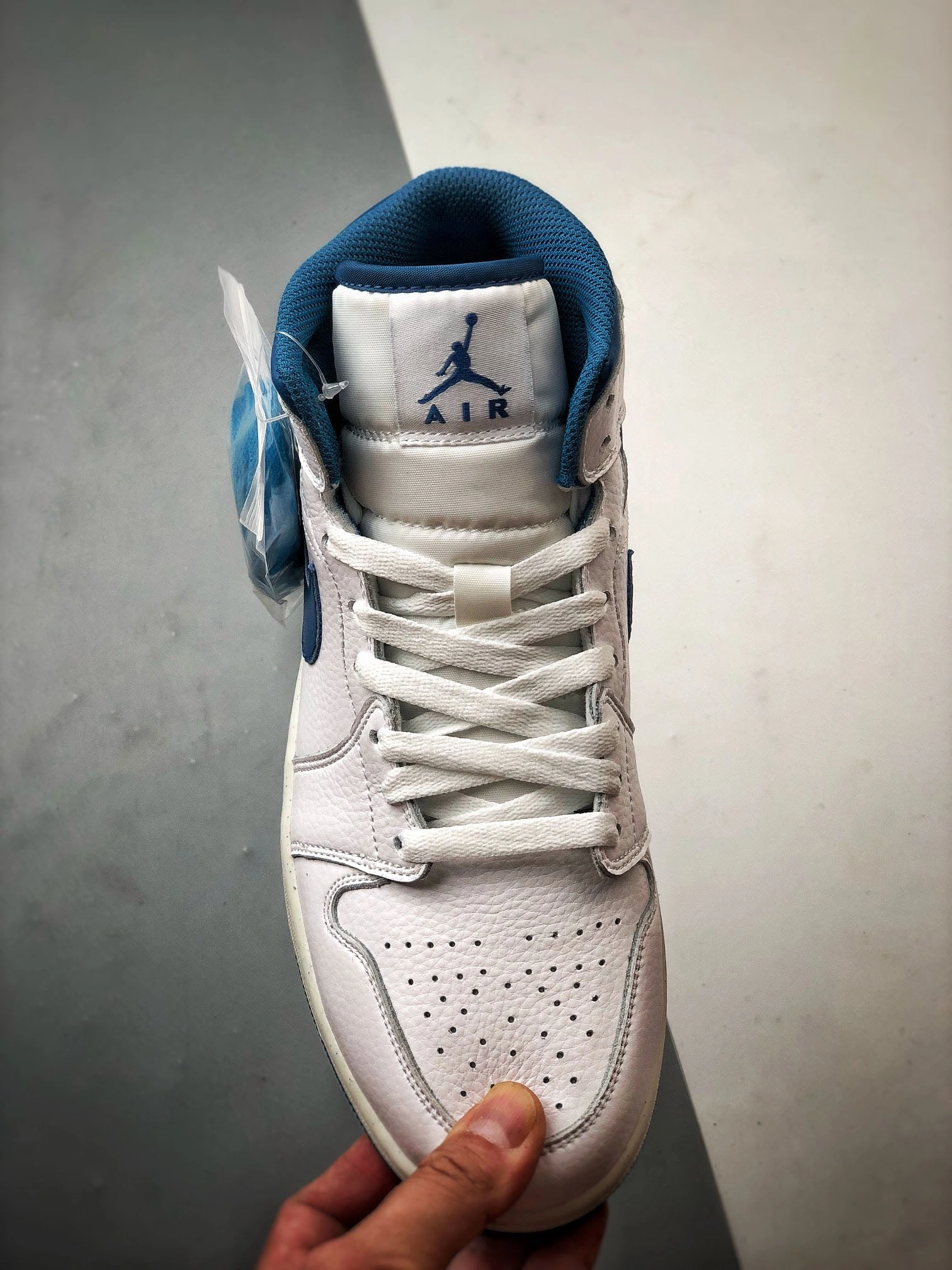 Air Jordan 1 Mid Industrial Blue