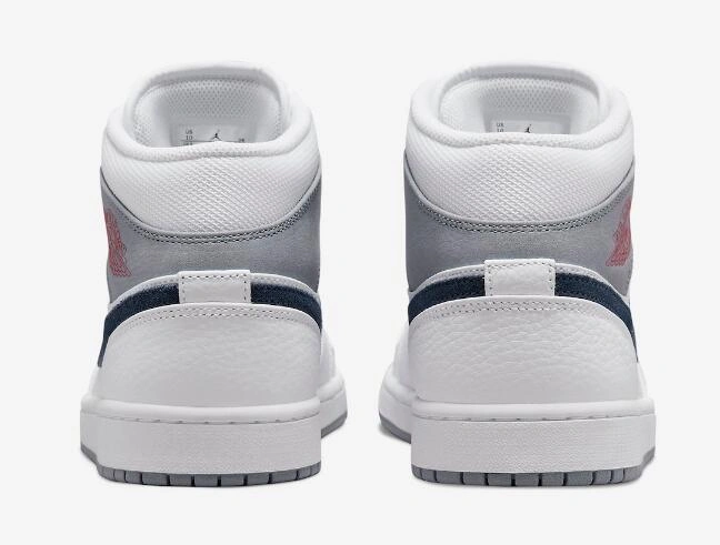 Air Jordan 1 Mid Paris