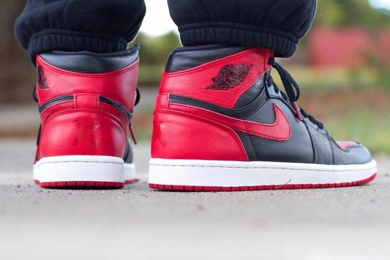 Air Jordan 1 Retro Banned-1
