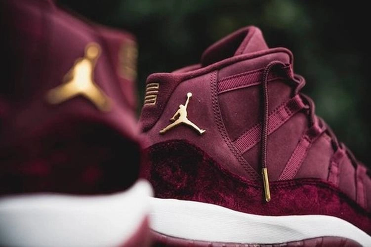 Air Jordan 11  Velvet Heiress Women-1