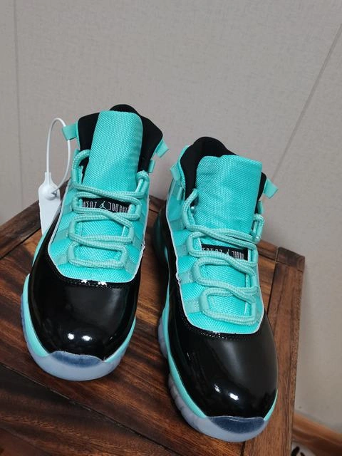 Air Jordan 11 Black Light Green Women