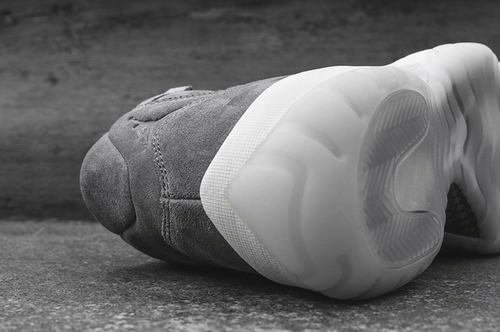 Air Jordan 11 "Grey Suede"