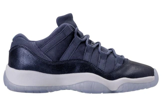 Air Jordan 11 Low Blue Moon-01