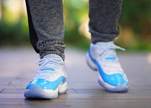 Air Jordan 11 Low GS "University Blue"-1