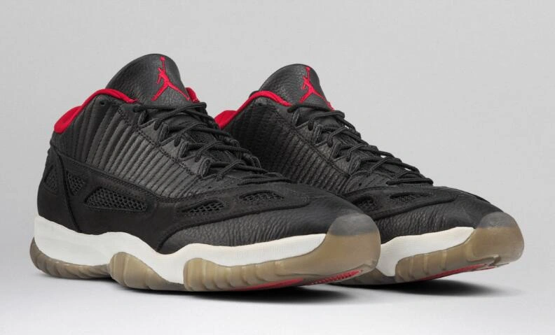 Air Jordan 11 Low IE Bred 2021