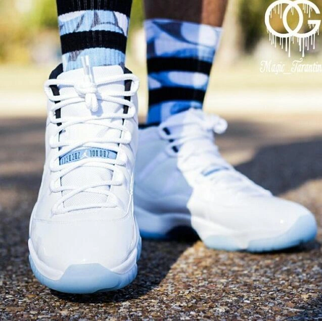 Air Jordan 11 Low Legend Blue