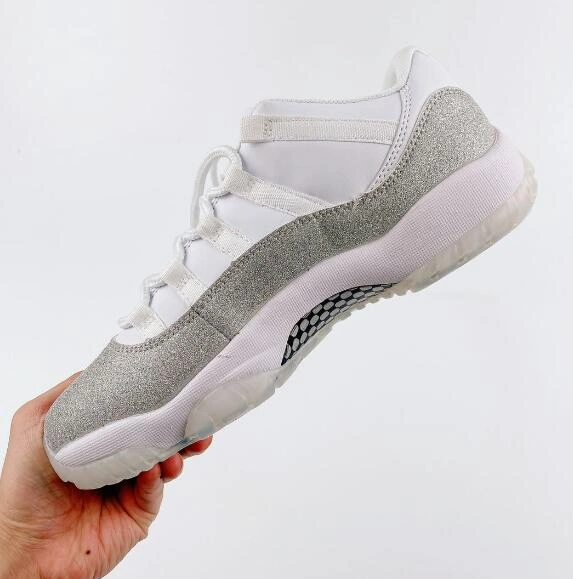 Air Jordan 11 Low WMNS-1