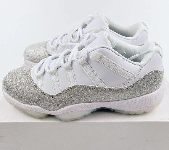 Air Jordan 11 Low WMNS-1