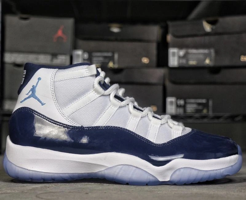 Air Jordan 11 “Midnight Navy” -01