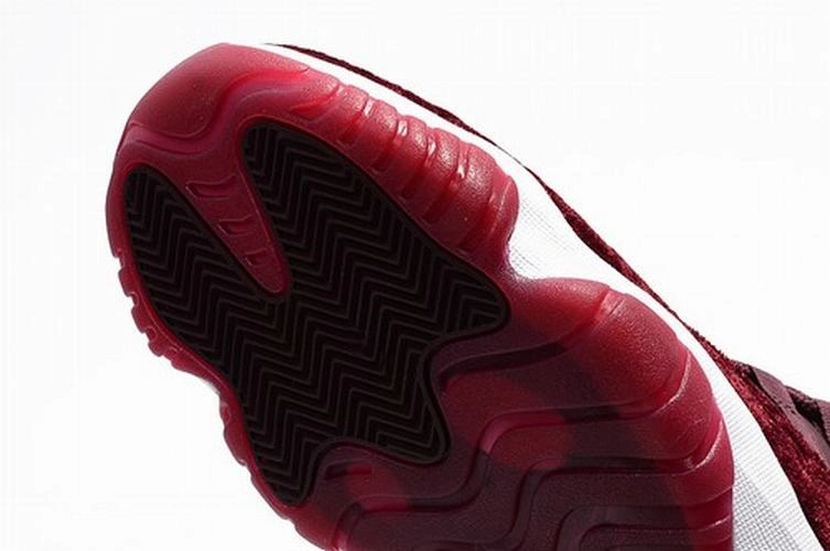 Air Jordan 11 Retro Heiress-Actual Pic