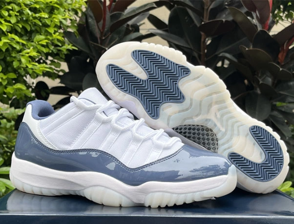 Air Jordan 11 Retro Low Midnight Navy
